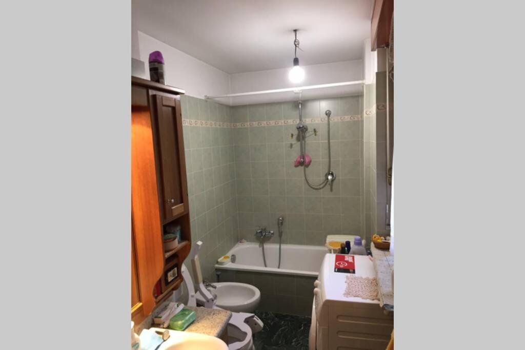 Appartamento Con Parcheggio Pubblico Sotto Casa Saint-Vincent Exterior photo